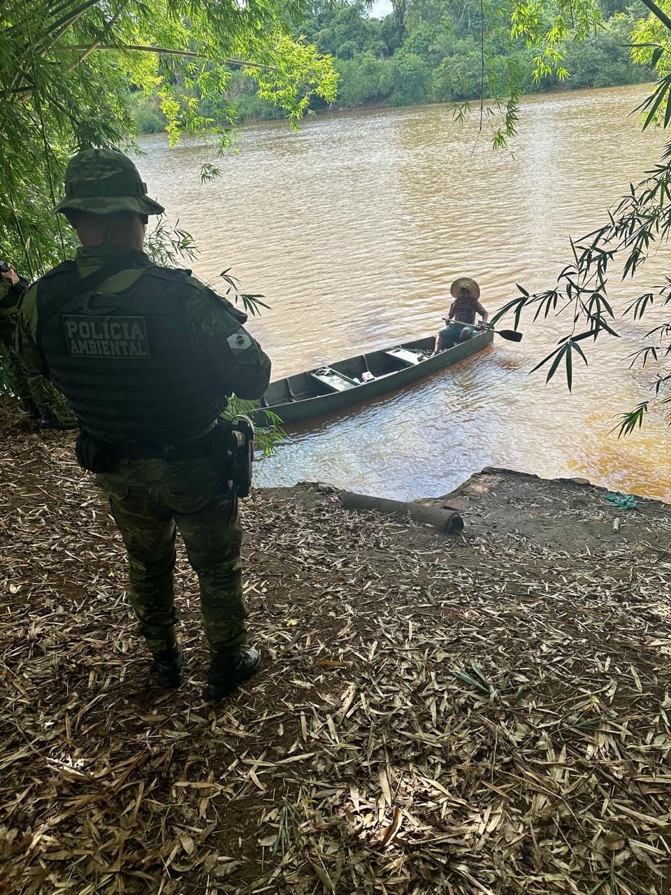 Operação Verão: Homem é surpreendido praticando pesca ilegal no Rio Tibagi, em Jataizinho