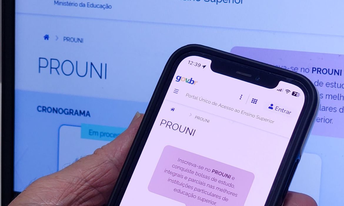Terminam amanhã inscrições para bolsas do Prouni