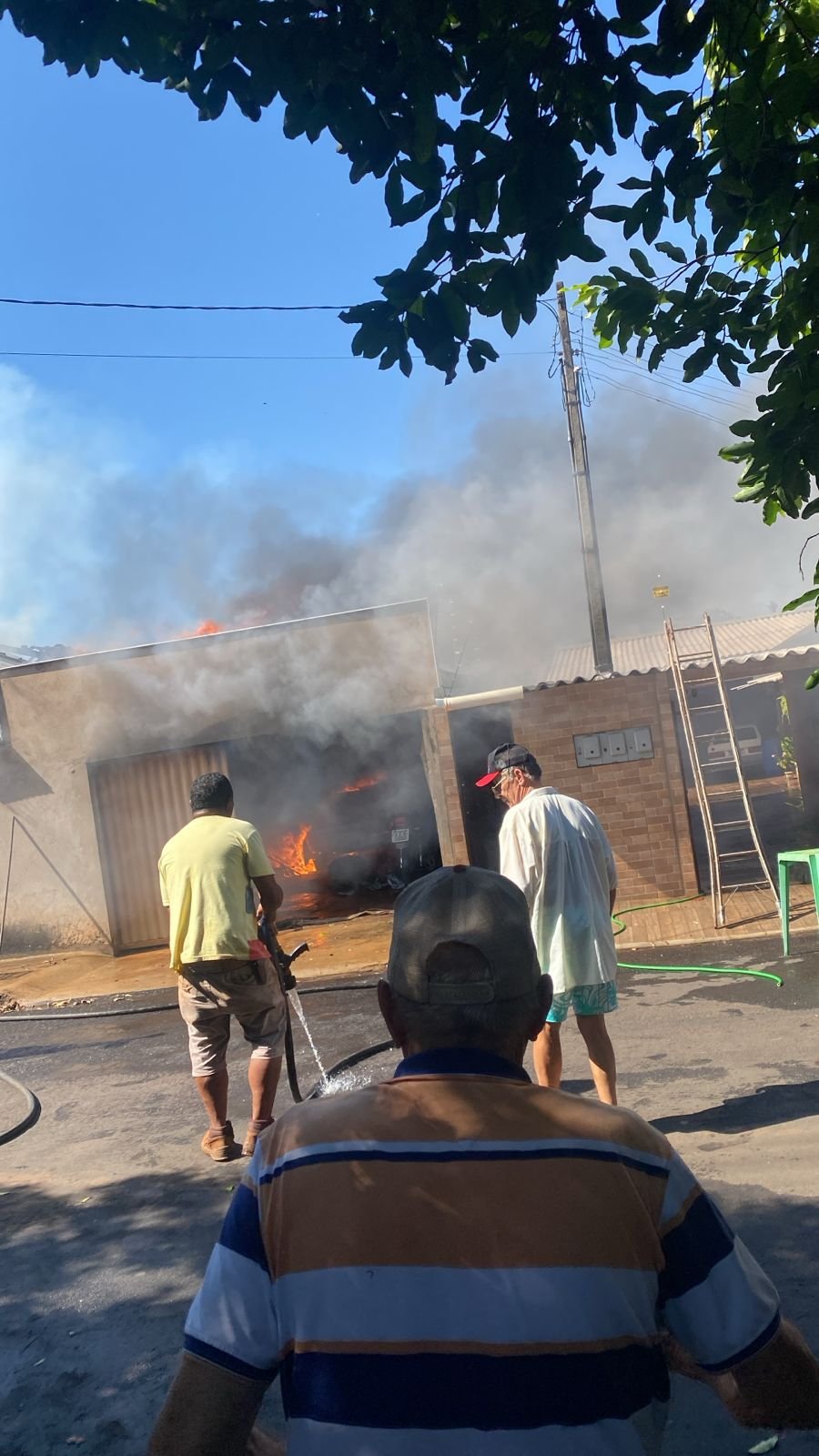 Incêndio Destrói Residência e Deixa Vítima em Estado Grave em Bela Vista do Paraíso