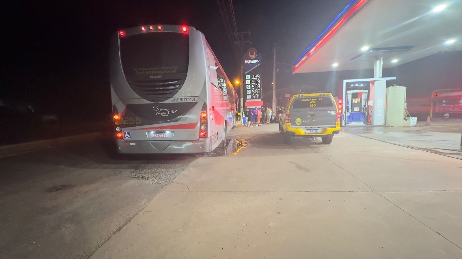 Tentativa de assalto na PR-317: ônibus é alvejado e criminosos fogem
