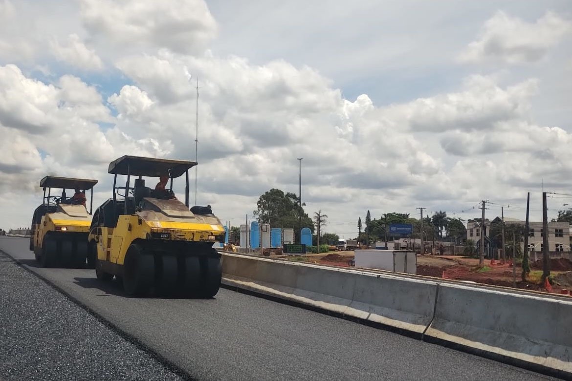 Viaduto da PUC em Londrina terá um dos sentidos de tráfego liberado nesta quinta-feira