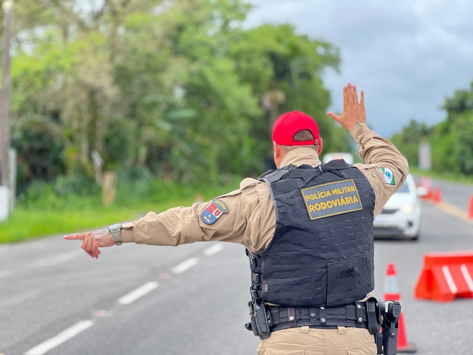 Batalhão de Polícia Rodoviária intensifica fiscalização no feriadão e registra centenas de infrações no Paraná