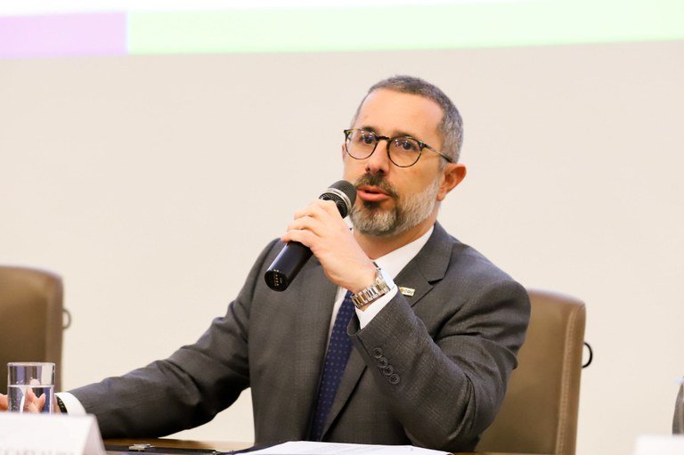 Governo suspende todos os acordos entre INSS e associações após descontos ilegais