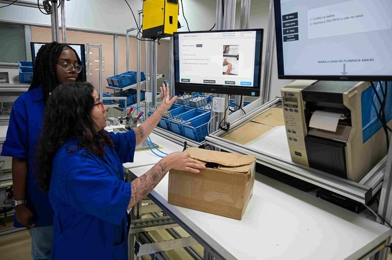 Renda per capita tem aumento recorde de 4,7% e desigualdades caem ao menor nível desde 2012